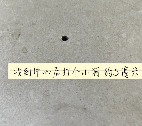 通海瓷砖空鼓维修公司专业解答在瓷砖铺贴过程中，如果砂料搅拌不均匀，将会带来以下问题